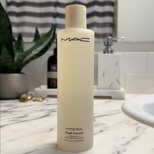 NWT MAC Hyper Real Fresh Canvas Cleansing Oil 6.7 FL. OZ / 200 ML
